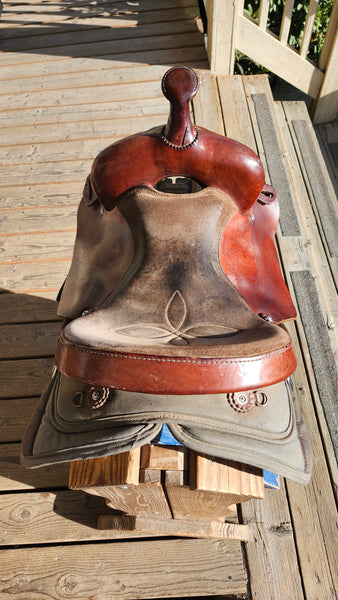 14.5" Courts Synthetic Western Saddle