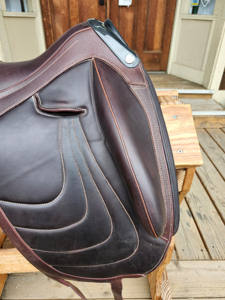 17.5" Devoucoux Makila Harmonie dressage saddle