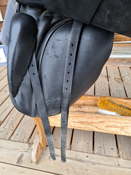 17.5" Stubben Scandica D.L. Extra Dressage Saddle