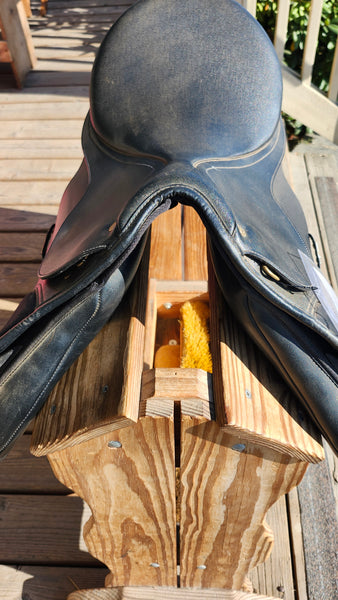 16.5" Wintec All purpose English Saddle