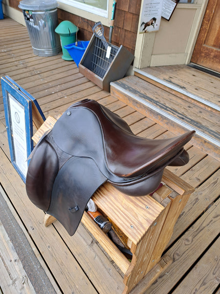 16.5" County Competitor Dressage Saddle