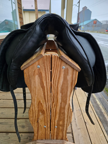 17.5" Hulsebos WB3 Dressage Saddle