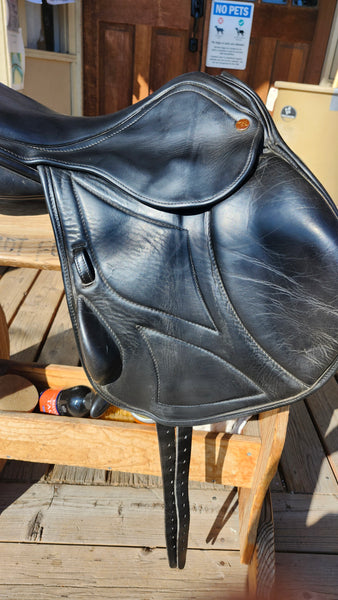 17.5" NSC Monoflap Jumping Saddle