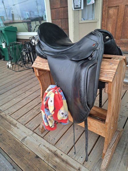 17" Albion SLK Dressage Saddle