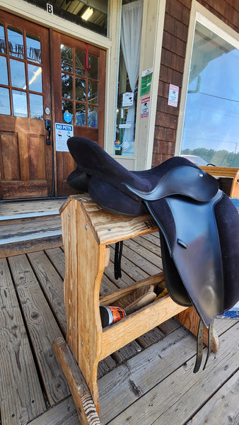 17.5" Thorowgood Dressage Saddle