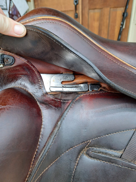 17.5" Custom Saddlery Wolfgang Solo Monoflap Dressage Saddle