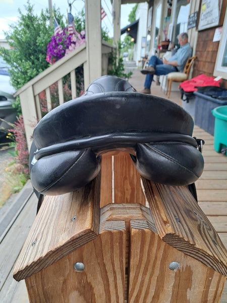 15.5" Courbette Lemetex Bernina Junior Dressage Saddle
