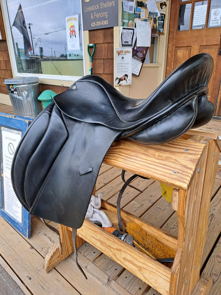 17" JRD Dressage Saddle