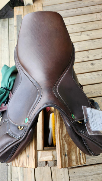 17" HDR Pro Concept Close Concept Saddle