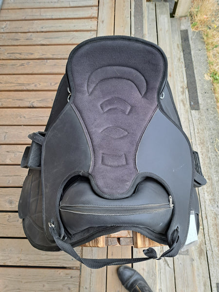 16" Treeless Endurance Saddle