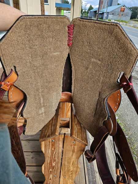 On Trial     15.5" Marlene McRae Special Effx Barrel saddle by Reinsman