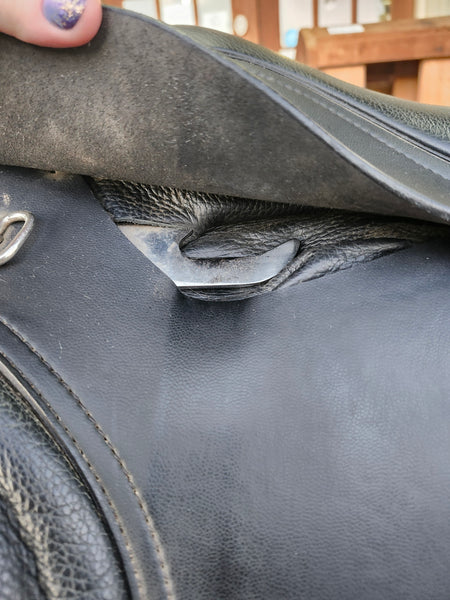 18" Thorowgood MDM Dressage Saddle