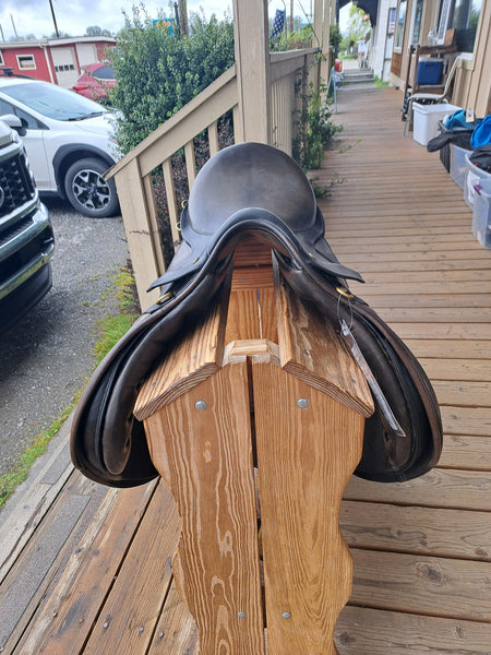 17.5" Crosby Olympia Jump Saddle