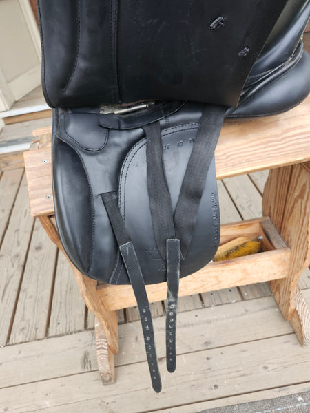 18" Jorge Canaves Vienna II Dressage Saddle