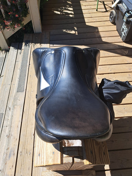 18" Amerigo Pinerolo Jumping Saddle
