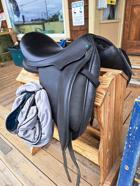 18" Takt Dressage saddle