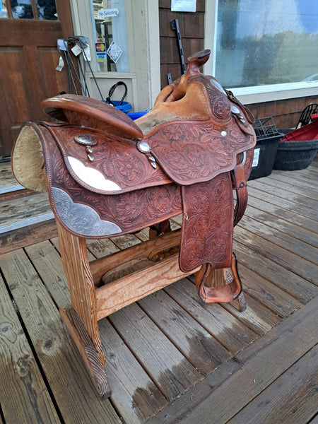 15.5" Bobs Custom Show Saddle