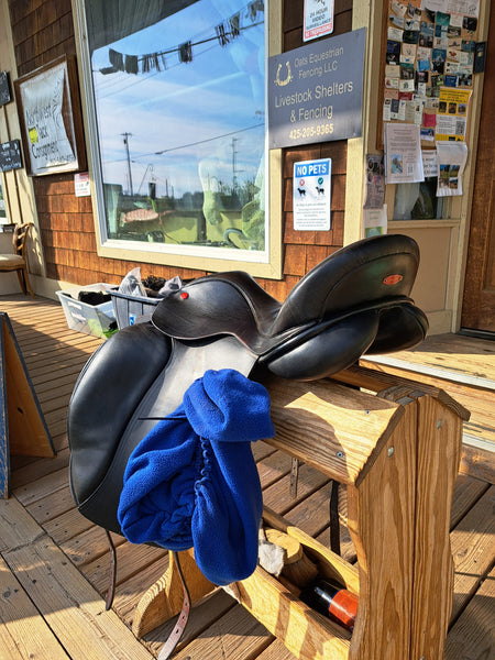 18" Hastilow Concept Dressage Saddle