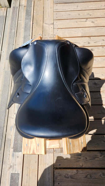 17.5" Devoucoux Makila S Dressage Saddle