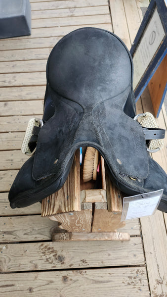 18" Wintec Dressage Saddle