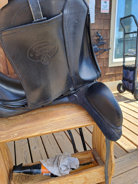 18" Mac Rider Exclusive Dressage Saddle