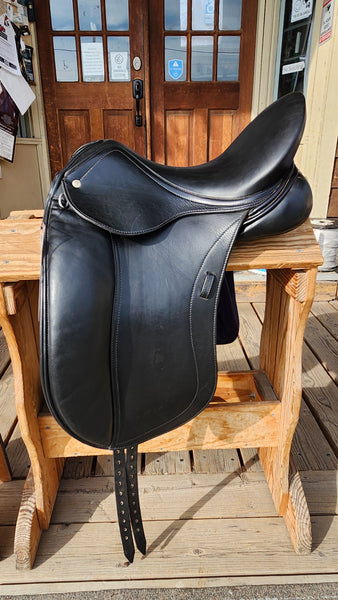 17" Schleese Heike Kemmer Dressage Saddle