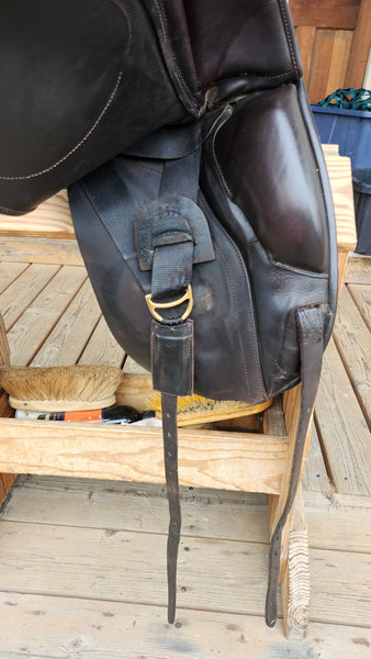 17" Hulsebos WB4 Dressage Saddle