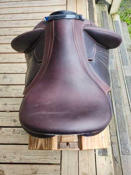 17.5" Devoucoux Makila Harmonie dressage saddle