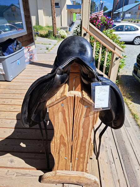 17.5" Schleese Wave Dressage Saddle