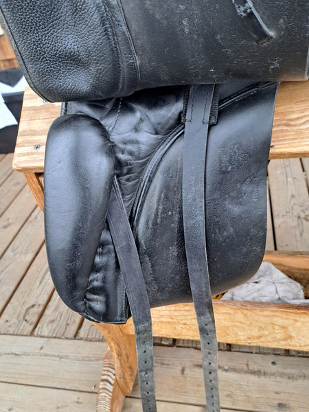 16.5" Collegiate Art Dressage Saddle