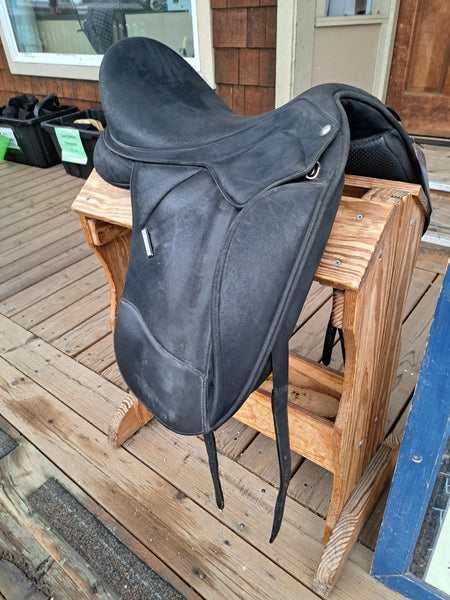 18" Wintec Pro Contourbloc Dressage Saddle