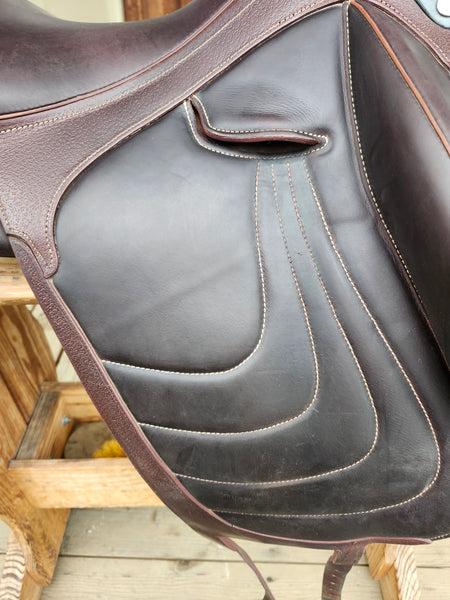 17.5" Devoucoux Makila Harmonie dressage saddle