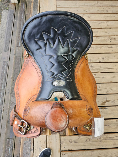 15.5" Double T Western Trail Saddle