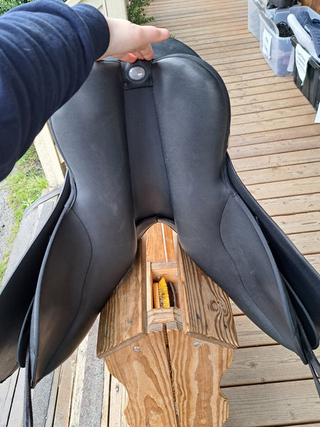 18" Wintec 2000 All Purpose English Saddle