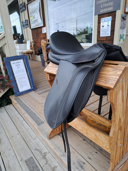 17.5" Tekna S-Line Synthetic Dressage Saddle