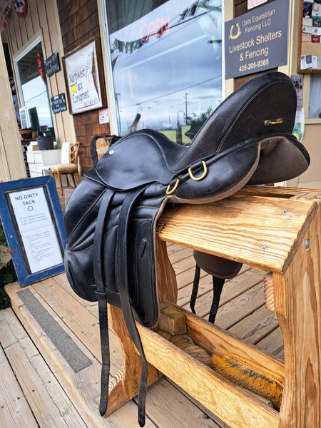 17.5" Black Country Equinox Monoflap Dressage Saddle