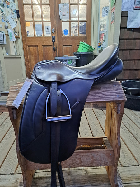 17.5" Cliff Barnsby Raven Dressage Saddle