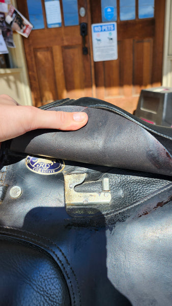 17.5" Collegiate Ruiz Diaz Dressage Saddle