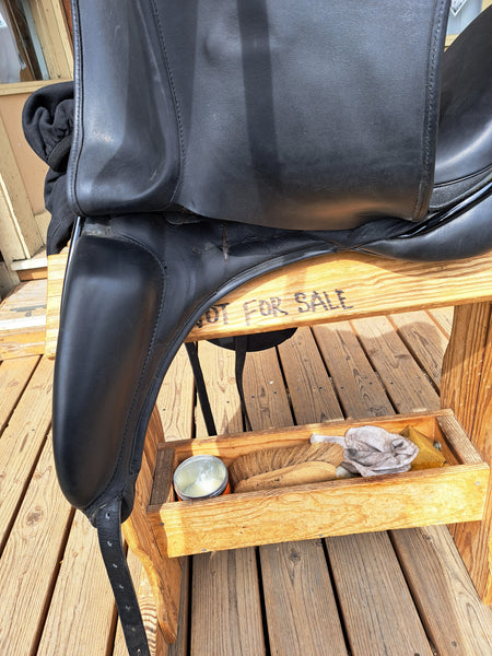 18" Sattlerei Dresch Dressage Saddle