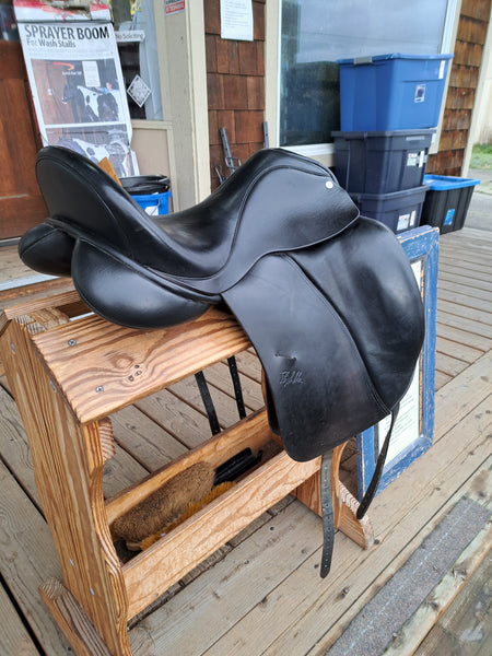 17" Custom Saddlery Steffen's Advantage Dressage Saddle