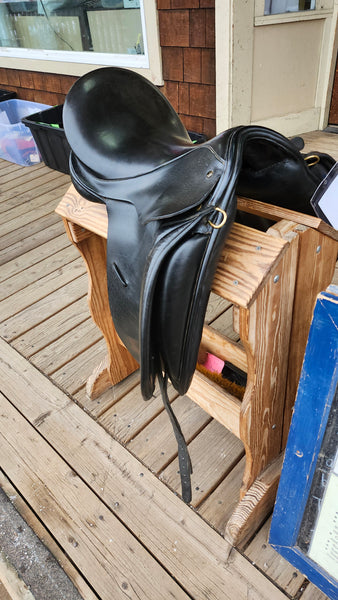 17" JRD Dressage Saddle