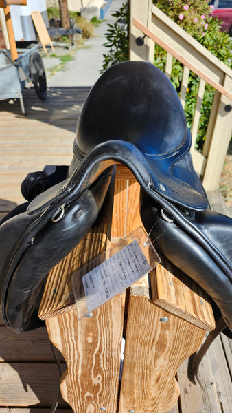 17.5" L'Apogee 2DL Dressage Saddle