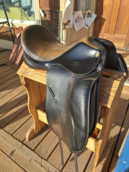 18" Rembrandt Integra Dressage Saddle