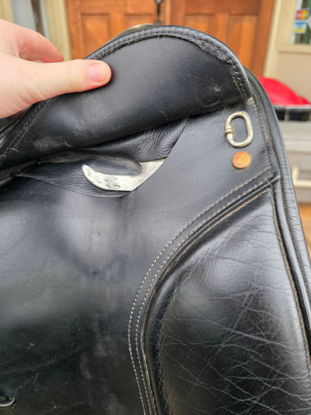 17.5" Kent & Masters MDM Dressage Saddle