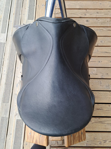 18" Borne Ambassador Dressage Saddle
