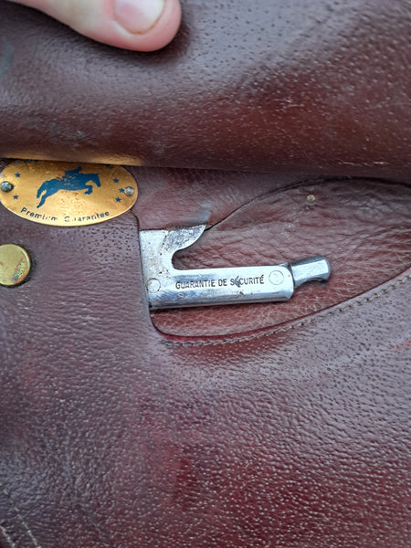 17" St. Lourdes Close Contact Saddle