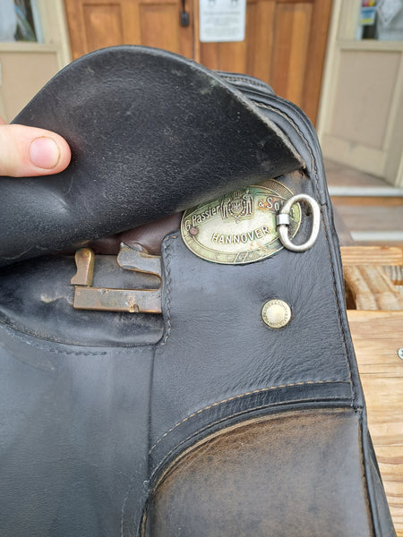 17" Passier Grand Gilbert Dressage Saddle