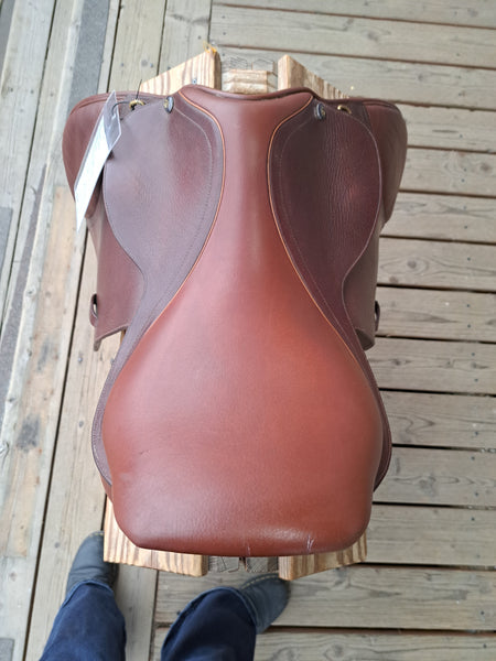 17" St. Lourdes Close Contact Saddle