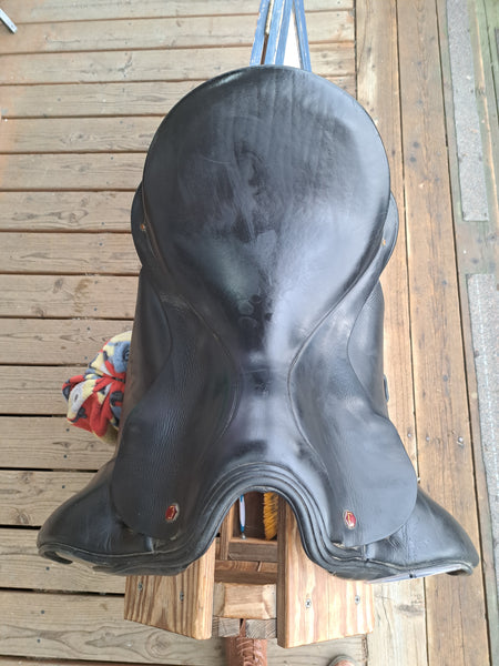 17" Albion SLK Dressage Saddle