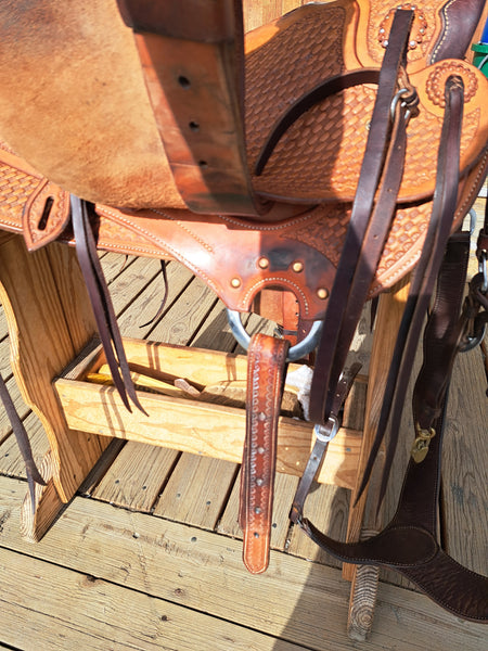Mark Plumly custom wade tree roping saddle 16" seat